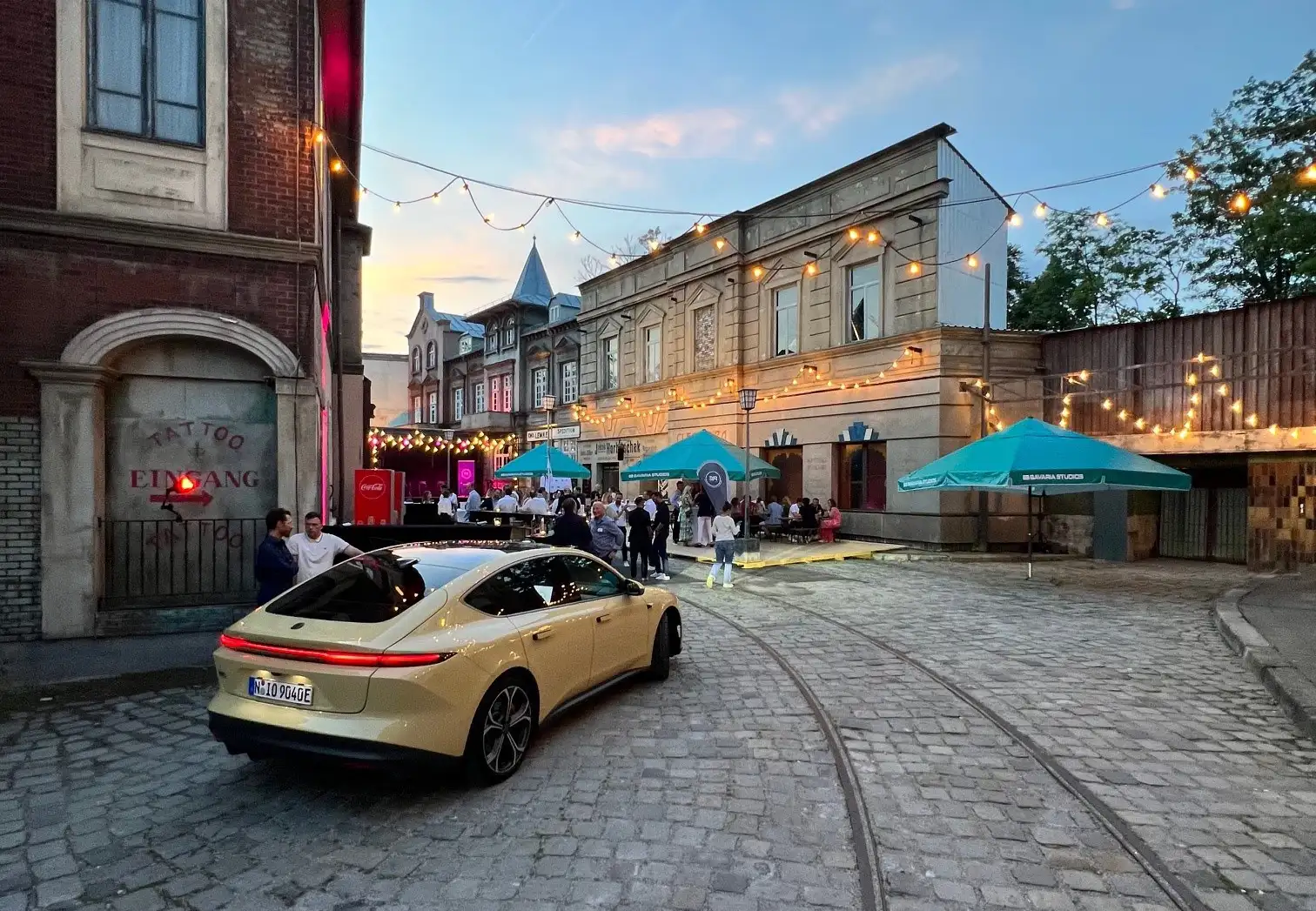 Eventinszenierung auf der Metropolitan Street der Bavaria Studios bei einem Firmenevent