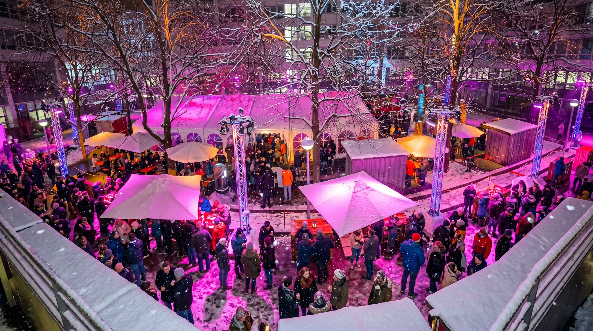 Winterlich inszenierte Firmenweihnachtsfeier in München